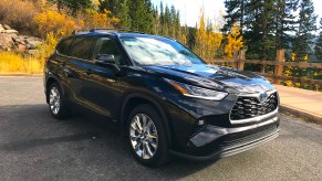 2021 Toyota Highlander Hybrid front shot