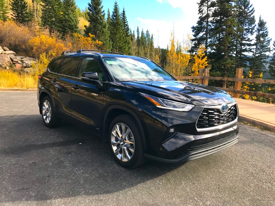 2021 Toyota Highlander Hybrid front shot