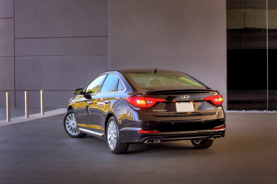 This is a promo photo of a black 2015 Hyundai Sonata. Hyundai Recall Alert: Seventh Generation Sonatas Crippled by Three Separate Safety Issues. | Hyundai