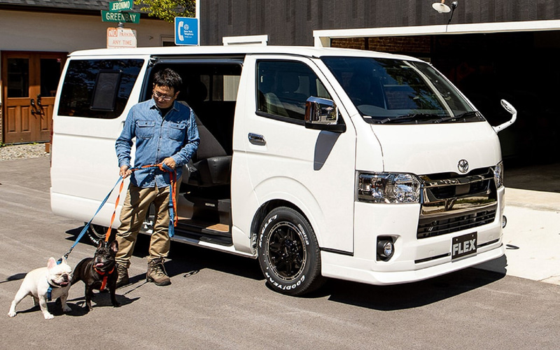 Toyota HiAce Dog Van