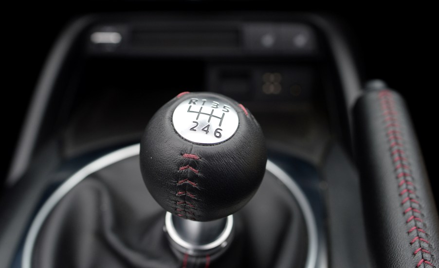 manual shifter inside of a car