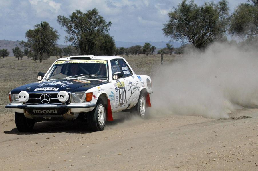 Mercedes-Benz 450SL racing in Kenya