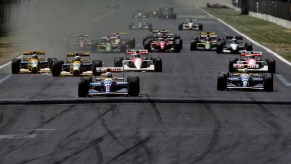 Nigel Mansell leads the Mexican Grand Prix in his Williams-Renault FW14B