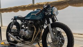 A blue custom 1974 Honda CB550 cafe racer at IMS Outdoors Chicago 2021