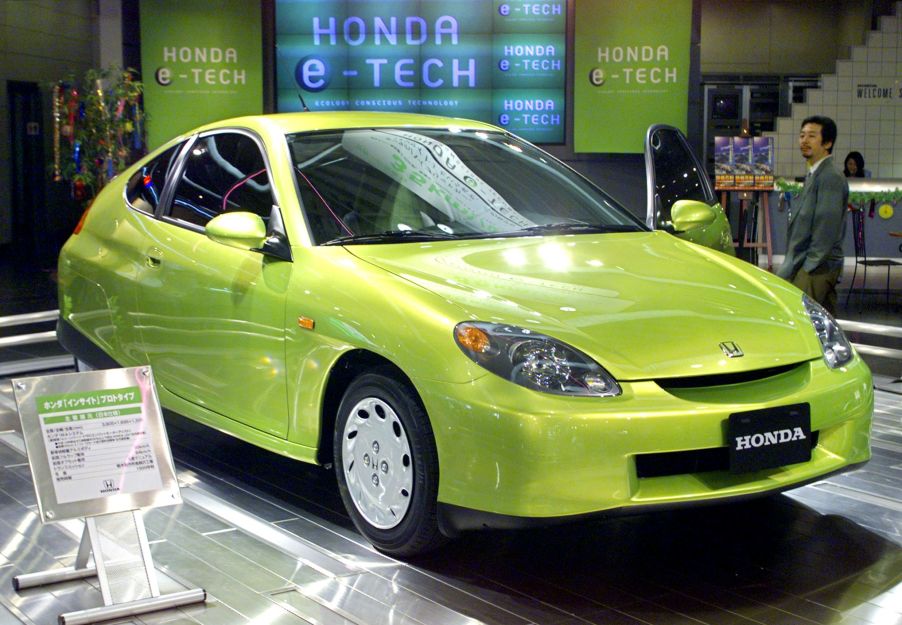 a 1999 honda insight in green