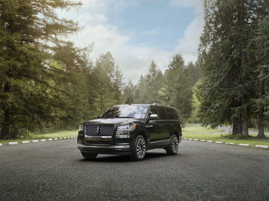 2022 Lincoln Navigator Manhattan Green Black Label