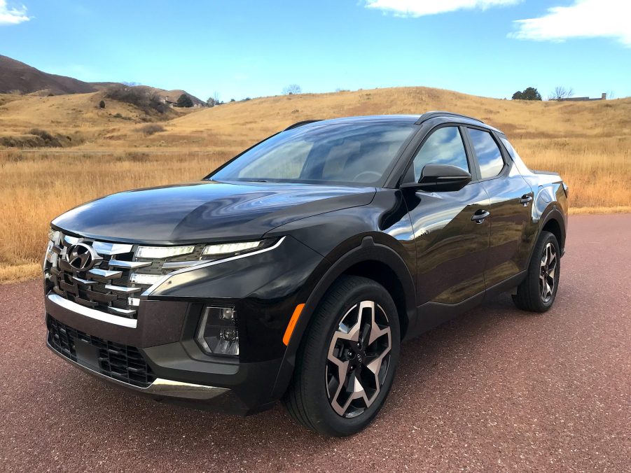 2022 Hyundai Santa Cruz in black