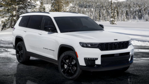 2022 Jeep Grand Cherokee Black Package