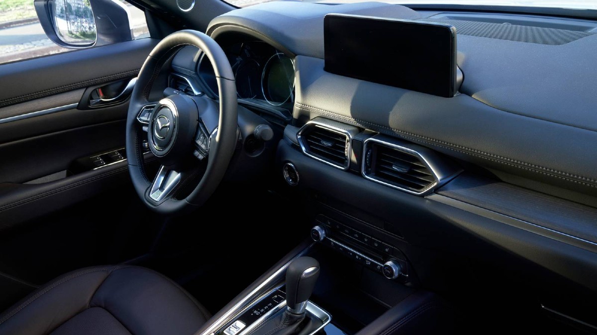 2022 Mazda CX-5 Dashboard and cockpit