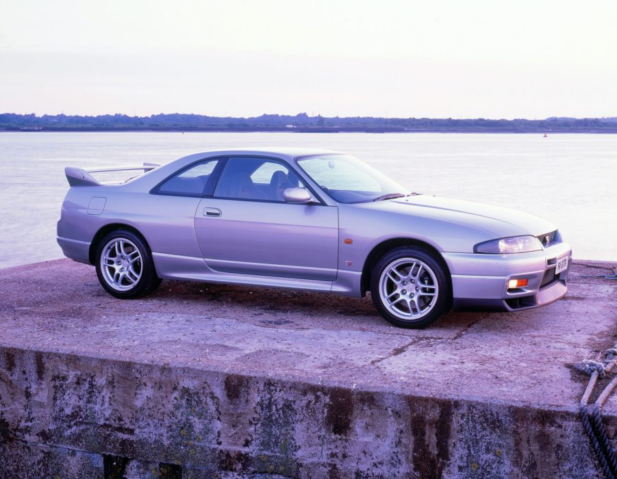 Nissan Skyline GTR in silver