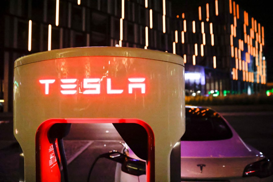 How long does it take to Charge a Tesla at a charging station?