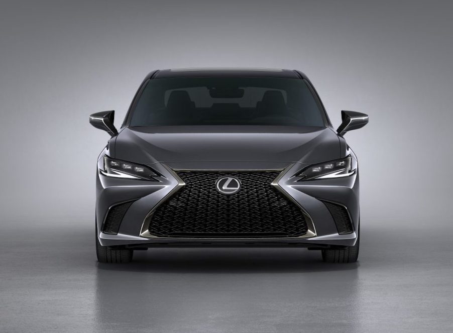 2022 Lexus ES midsize sedan front view