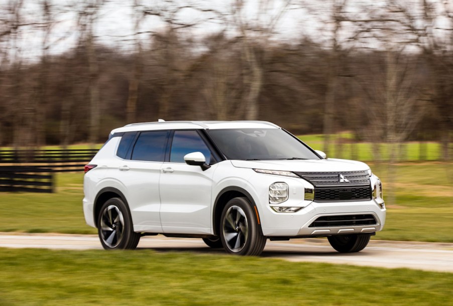 2022 Mitsubishi Outlander crossover SUV