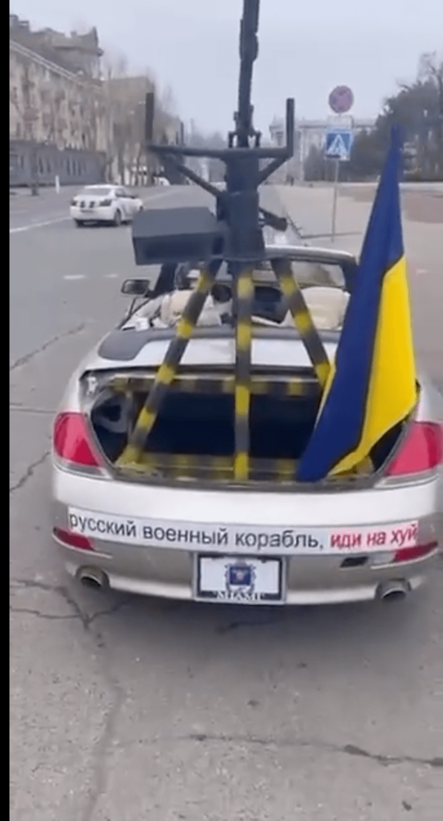 BMW 6-Series with a mounted machine gun in Ukraine