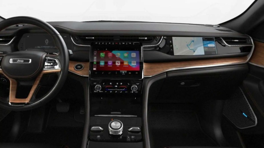 Dashboard 2022 Jeep Grand Cherokee L