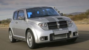 Front view of silver Dodge Hornet concept, highlighting release date and price of 2023 Dodge Hornet