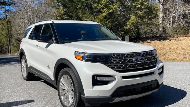 3 Reasons to Buy the Ford Explorer Instead of the Toyota Highlander