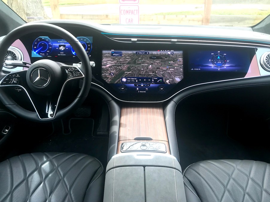 2022 MB EQS 450 Interior