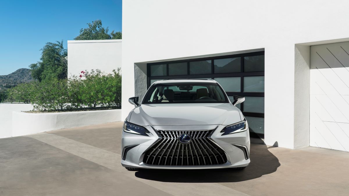 Front view of the 2022 Lexus ES Hybrid, the best luxury hybrid car for the money