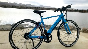 Aventon Soltera overall shot next to a lake