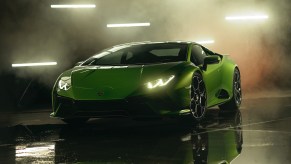 Lamborghini Huracán Tecnica is a 631 HP Lunatic