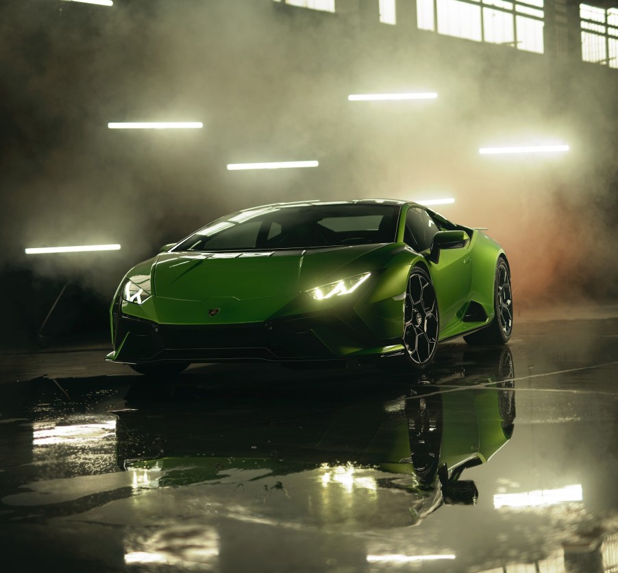 Lamborghini Huracán Tecnica is a 631 HP Lunatic