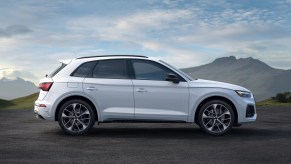 A white 2022 Audi SQ5