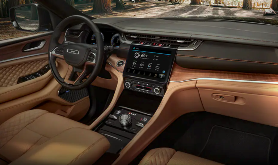 2022 Jeep Grand Cherokee L interior