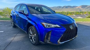 2022 Lexus UX 200 front corner