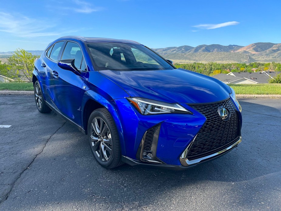 2022 Lexus UX 200 front corner