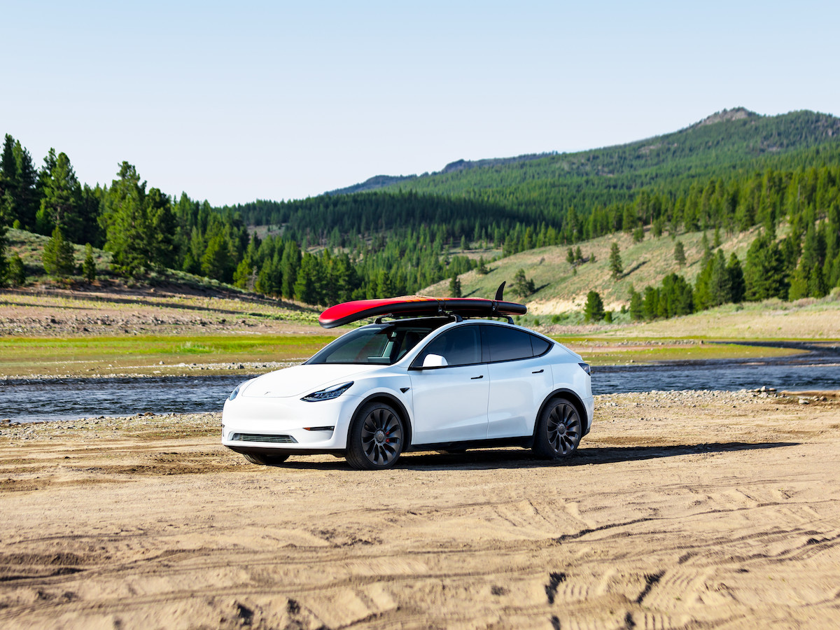 2022 Tesla Model Y 2022 Hyundai Ioniq 5