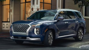 A blue 2022 Hyundai Palisade.