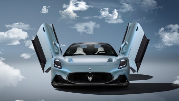 Maserati MC20 Cielo Offers Roof-Off Supercar Experience