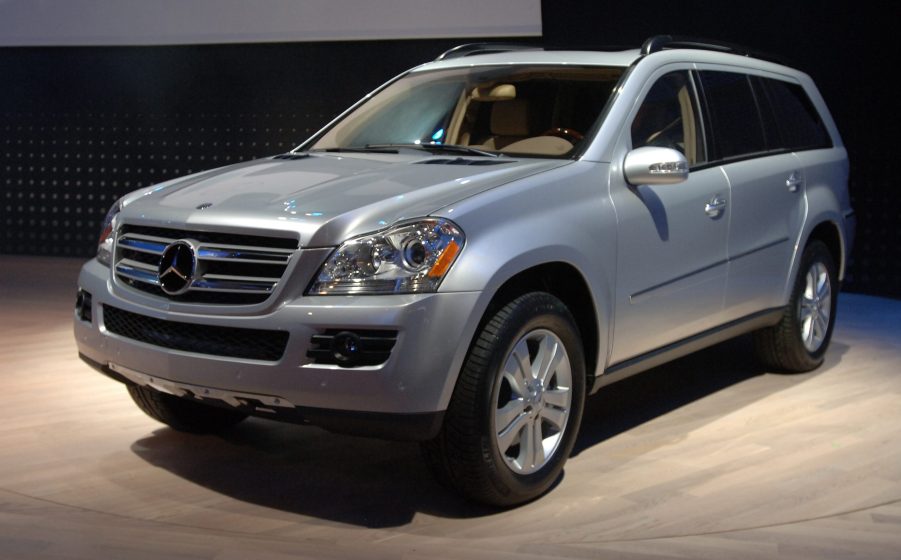 A silver 2006 Mercedes-Benz GL-Class at NAIAS 2006