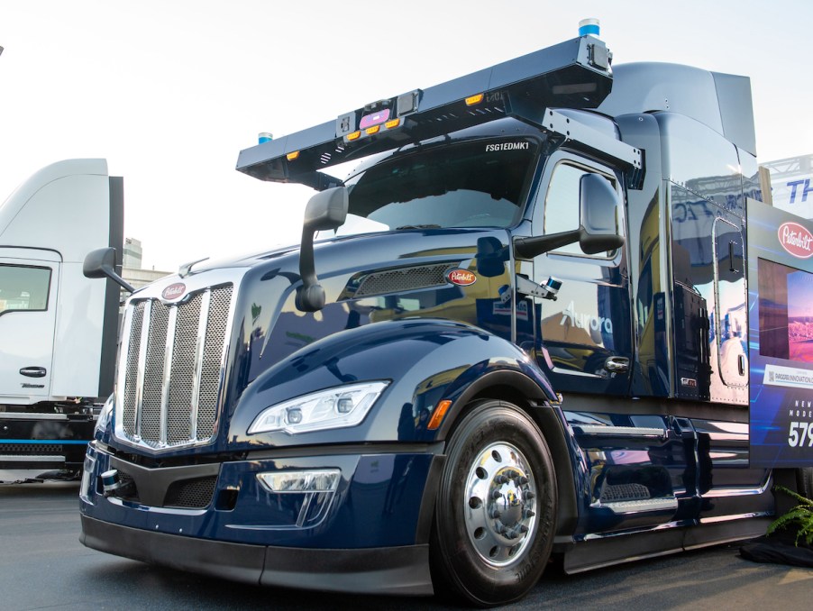 Driverless semi-truck, self-driving semi-truck, autonomous truck