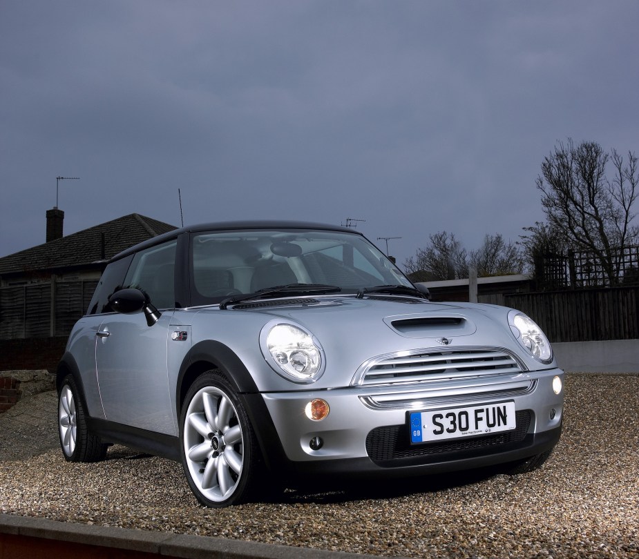 A silver 2003 R53 Mini Cooper S