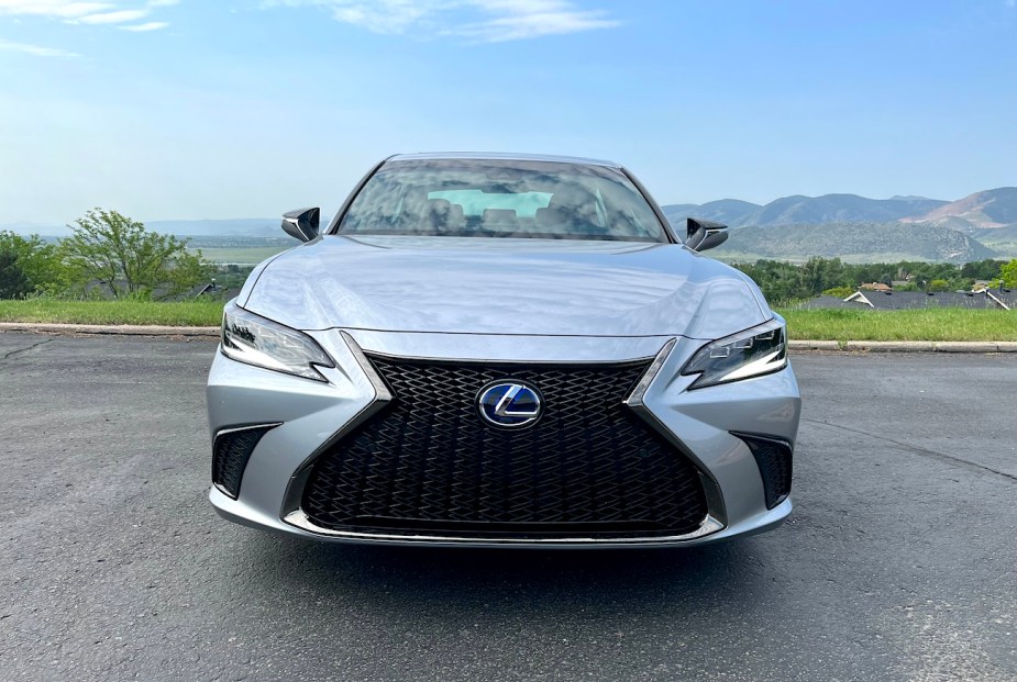 2022 Lexus ES300h F Sport front