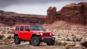 The 2022 Jeep Wrangler vs. 2022 Ford Bronco