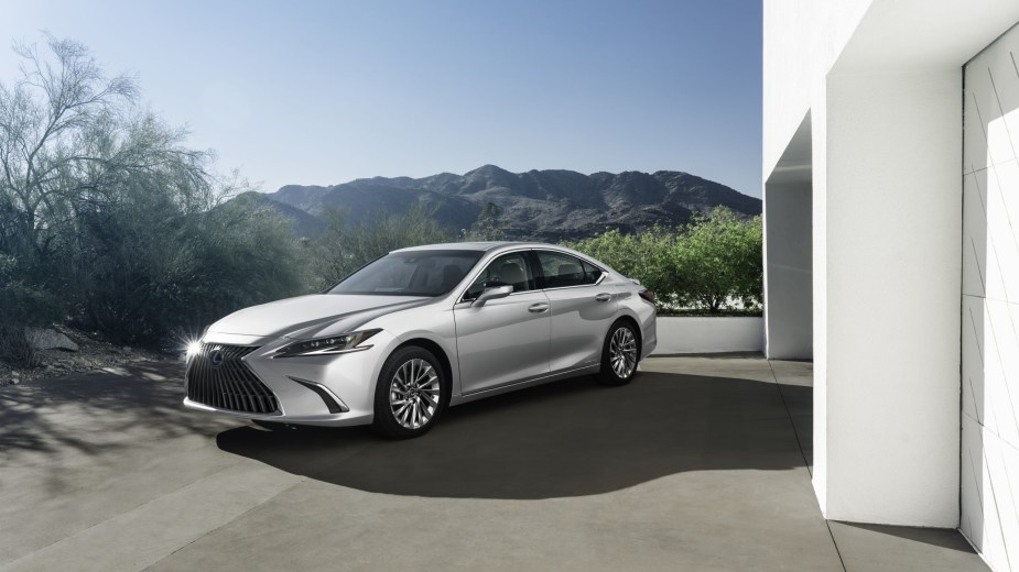 2022 Lexus ES300h in silver