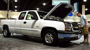 a white 2004 chevrolet silverado, the most stolen car of 2021