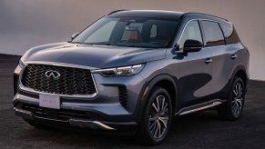 2022 Infiniti QX60 braking distance wet roads