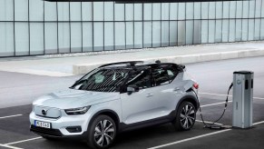 Volvo XC40 Recharge, Genesis GV60