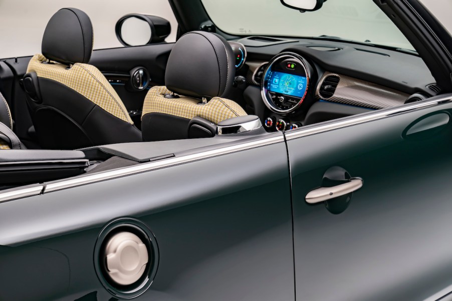 2023 mini cooper apple carplay