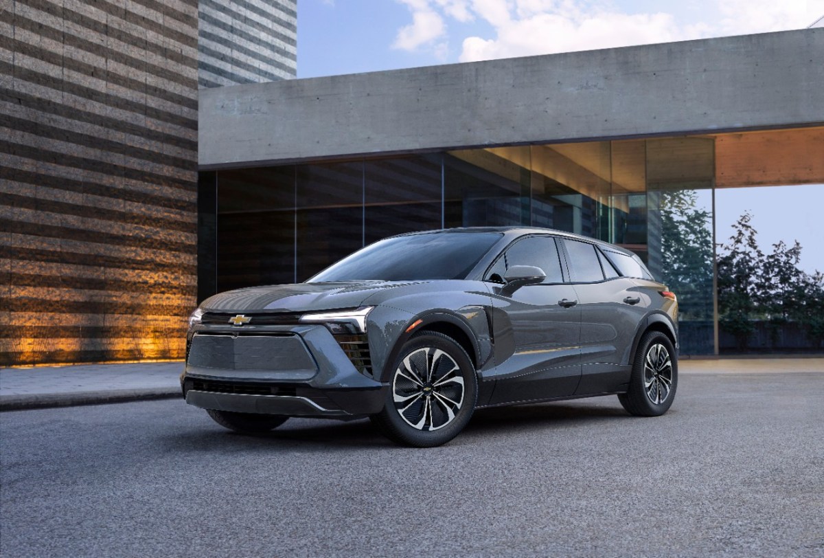 A Chevy Blazer 2lt EV in grey