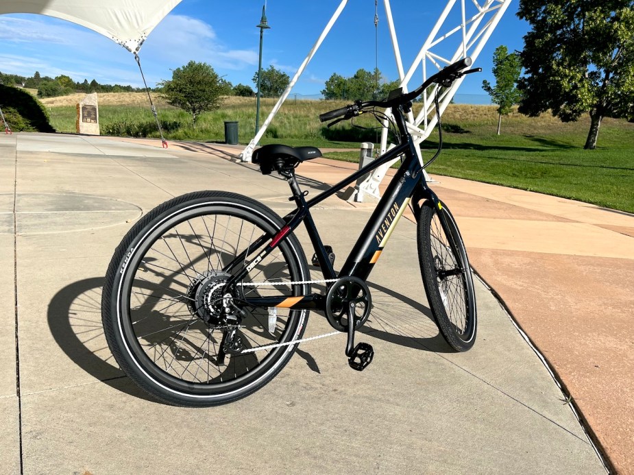 The back of the Aventon Pace 500 in Midnight Black.