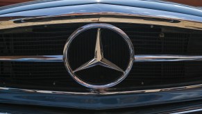 Mercedes-Benz logo