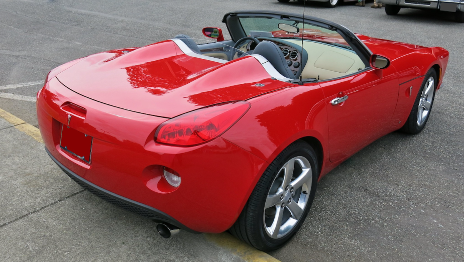 Red Pontiac Solstice back end