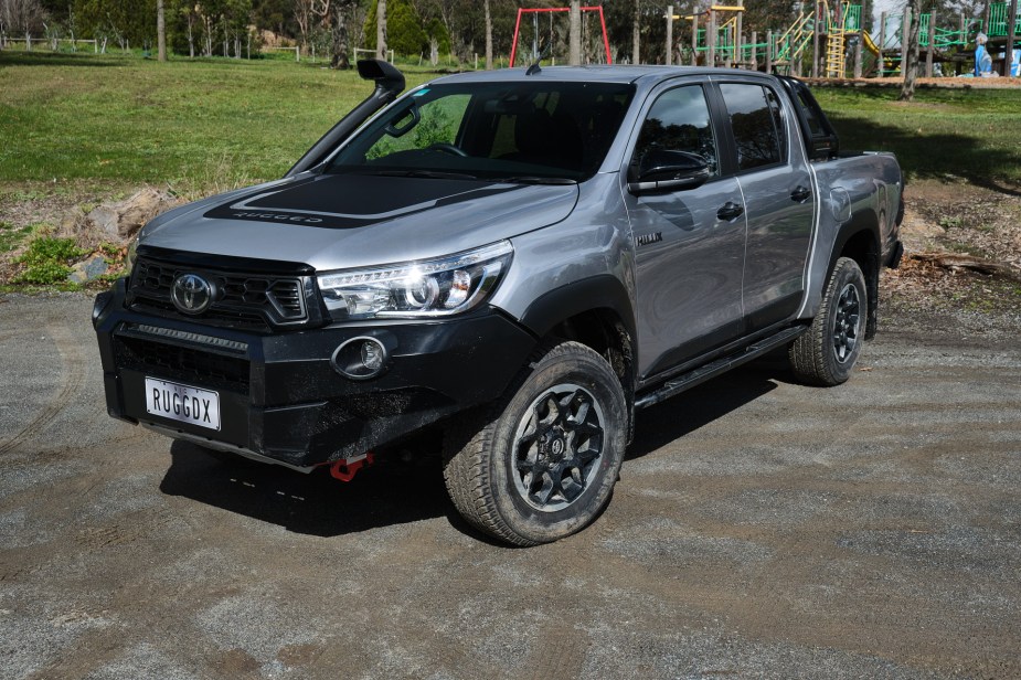 Toyota Hilux Rugged X 