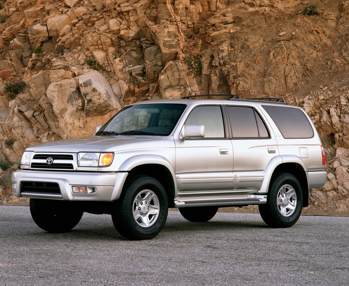 a silver 1999 4Runner