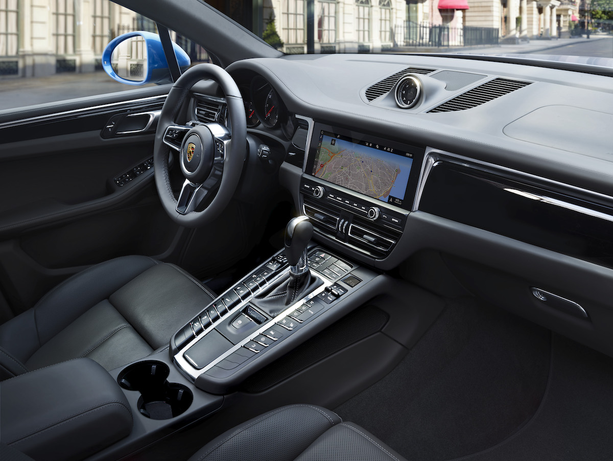 2023 Porsche Macan Apple CarPlay